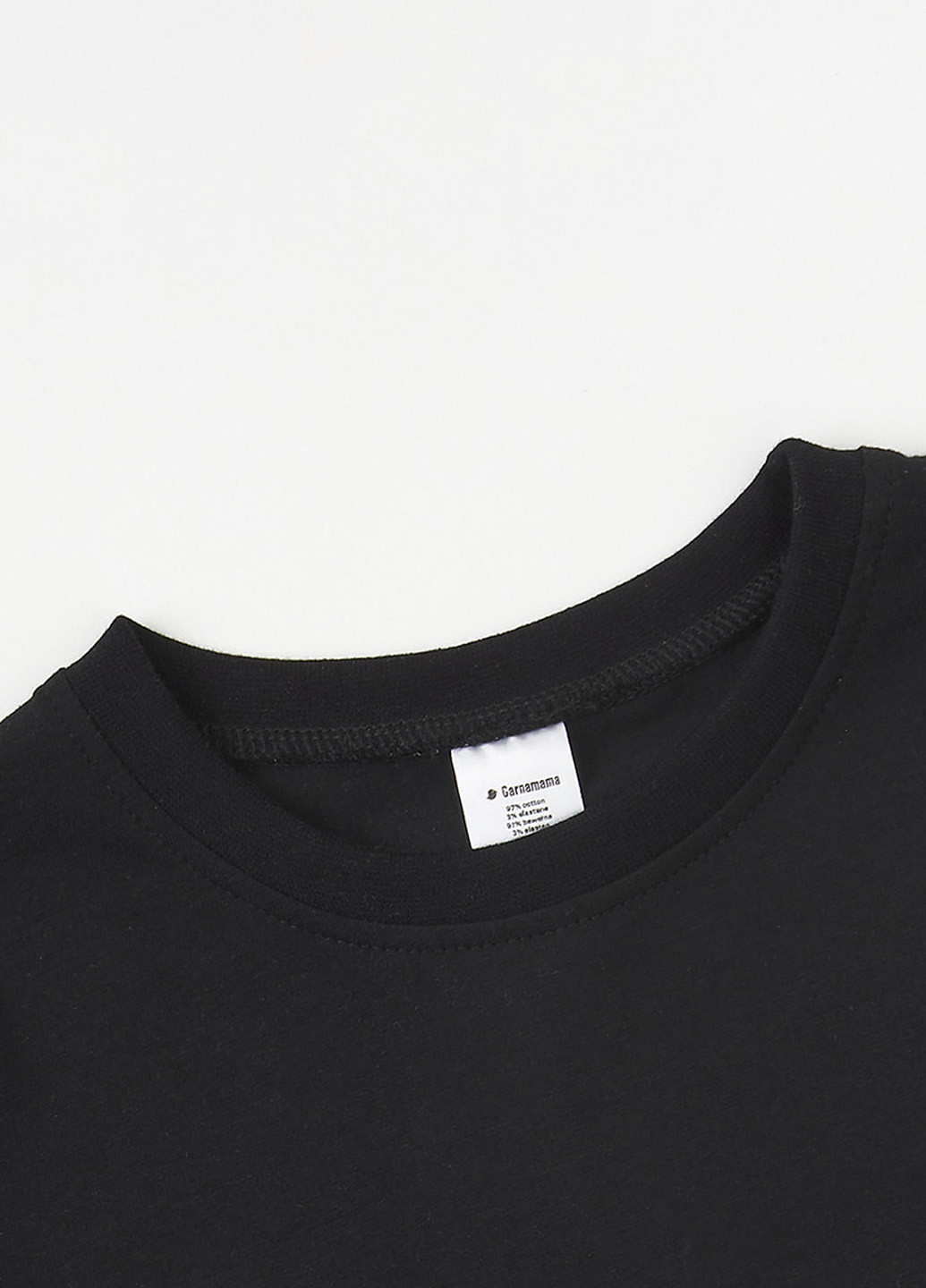 Чорна літня футболка Garnamama