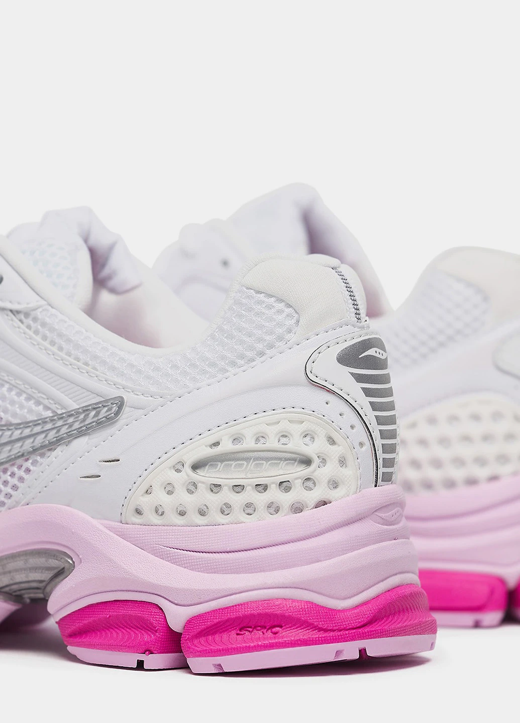 Кросівки Saucony PROGRID TRIUMPH 4 білі демісезони (331601849)