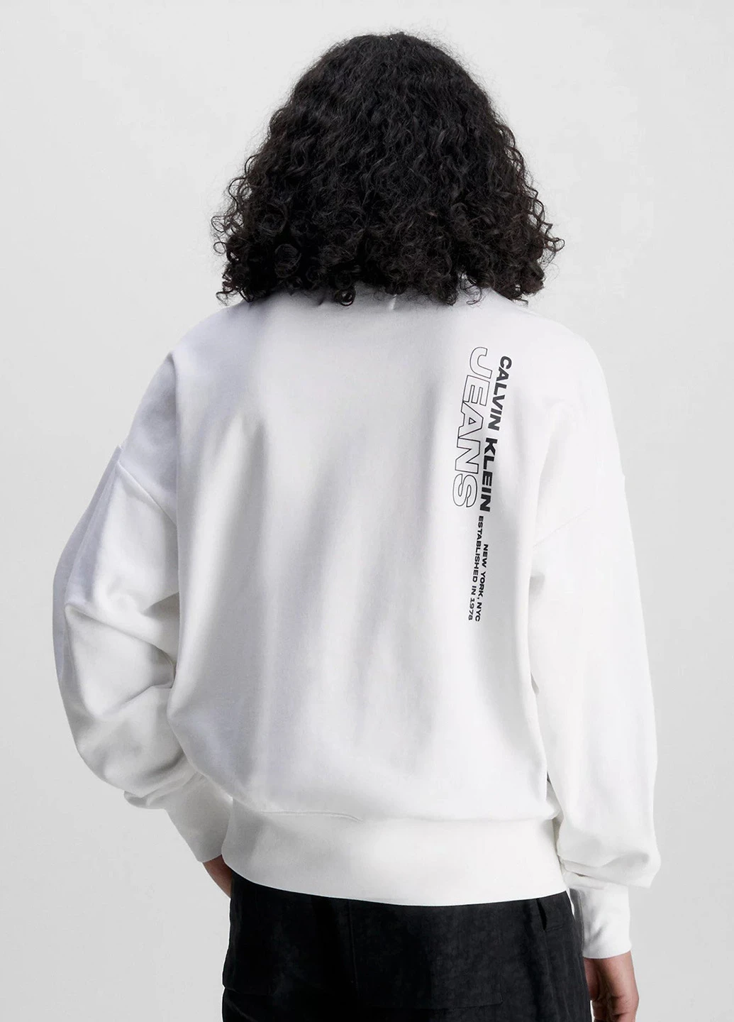 Белый свитшот Calvin Klein Jeans рисунок без декора (328199974)