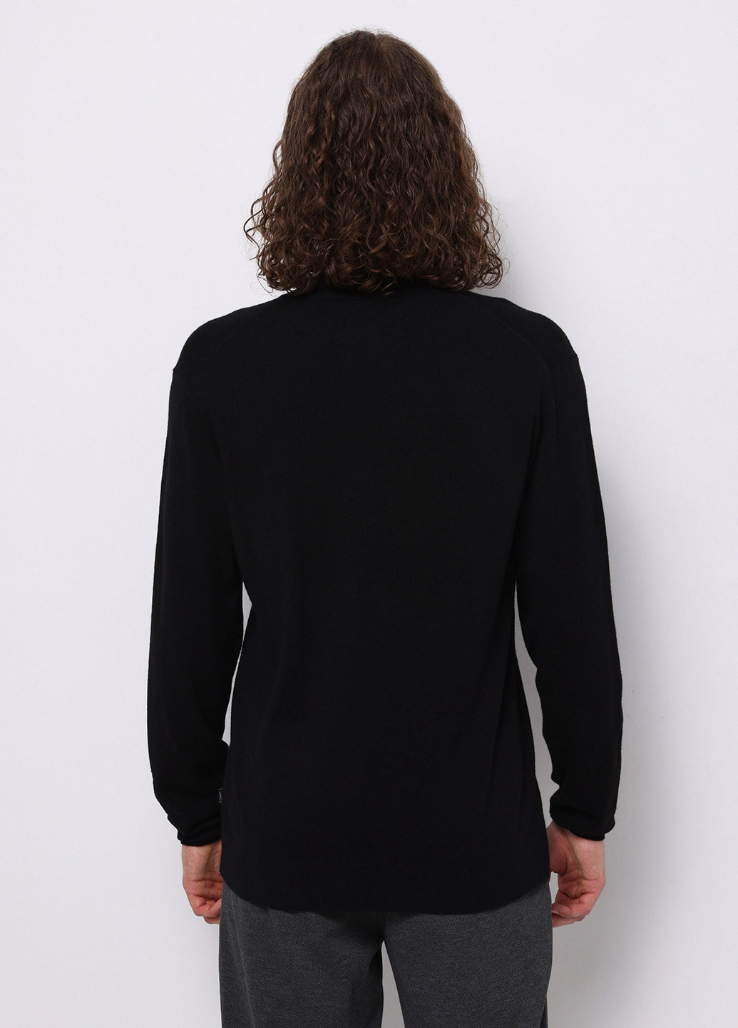 Черный демисезонный свитер Colin's