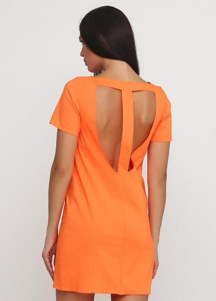Оранжевое кэжуал стильное летнее платье свободного кроя с открытой спиной altair Podium однотонное