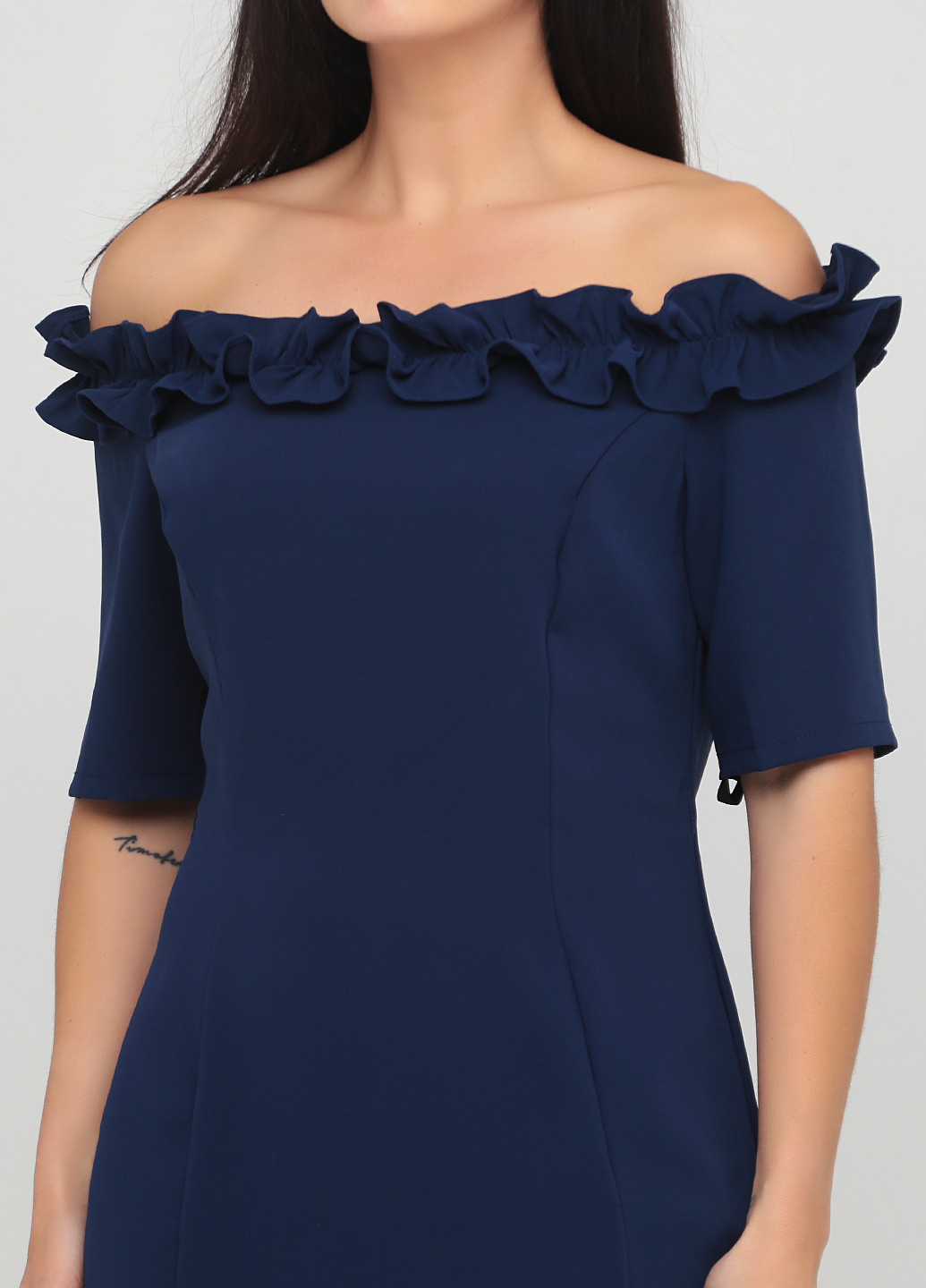 Темно-синее кэжуал платье с открытыми плечами Paper Dolls однотонное