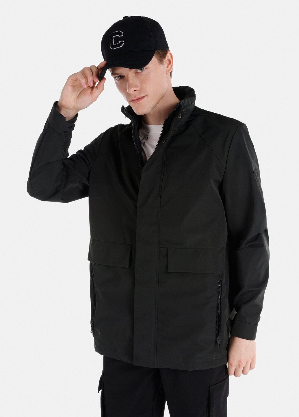 Чорна демісезонна пальто Colin's