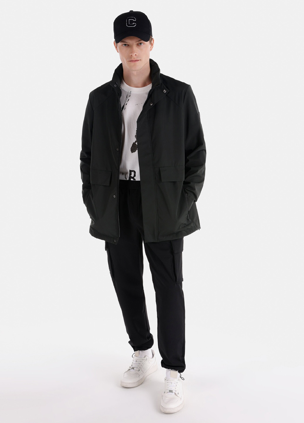 Чорна демісезонна пальто Colin's