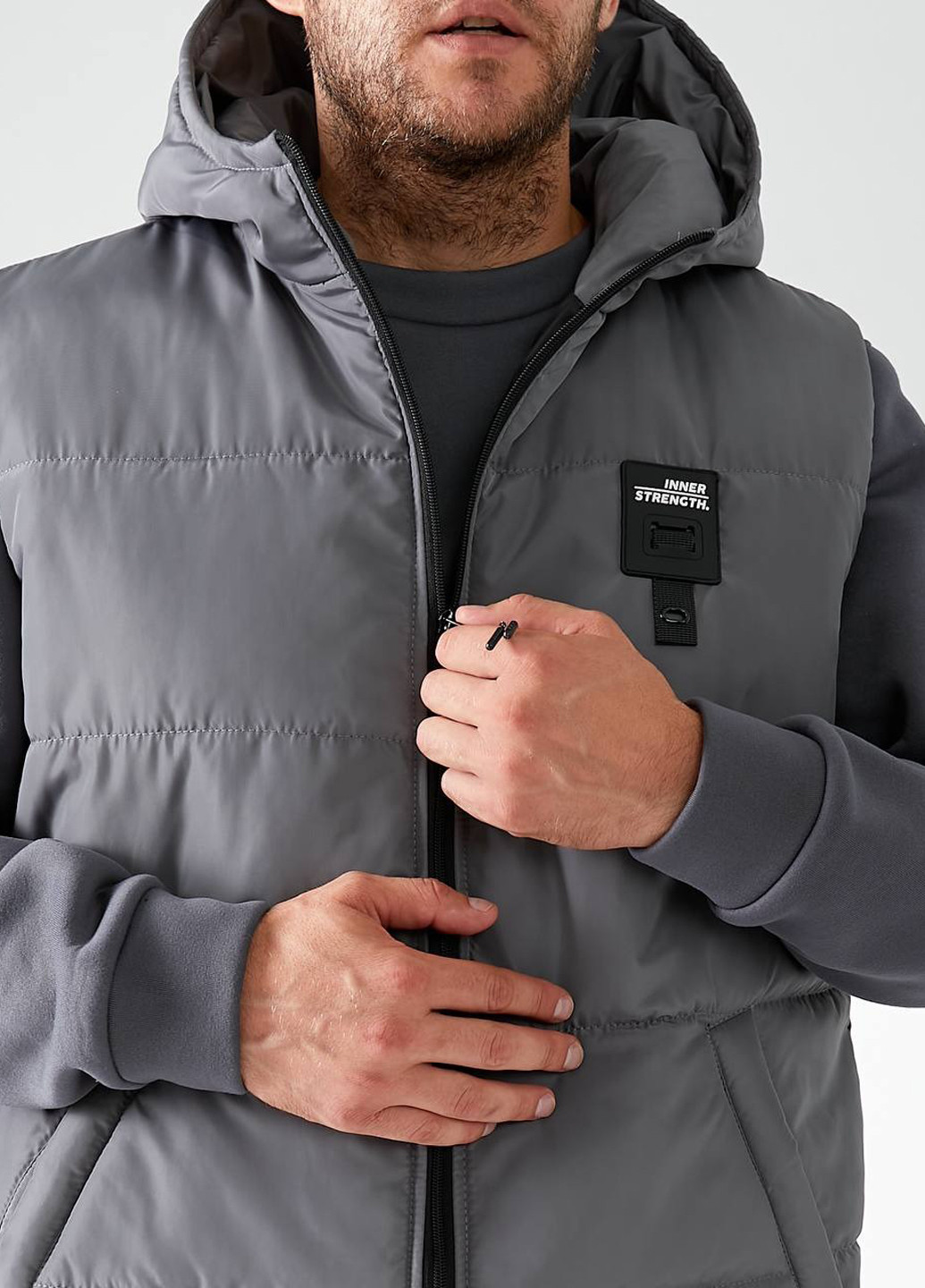 Темно-серый демисезонный костюм (жилет, свитшот, брюки) брючный, тройка No Brand