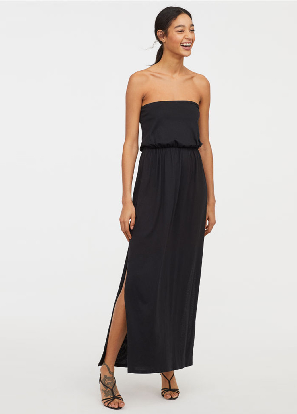 Черное вечернее платье клеш, с открытыми плечами H&M однотонное