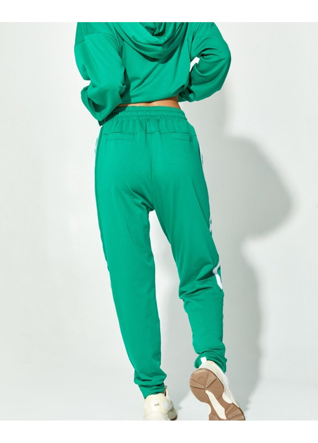 Зеленые спортивные демисезонные брюки ISSA PLUS