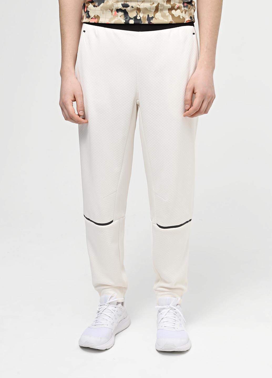 Белые спортивные демисезонные джоггеры брюки The North Face