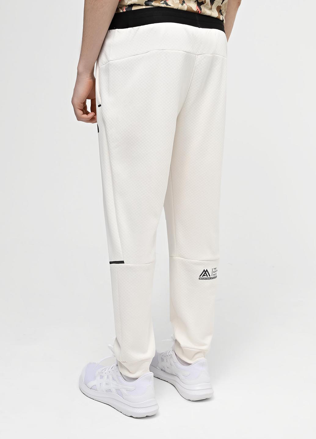 Белые спортивные демисезонные джоггеры брюки The North Face