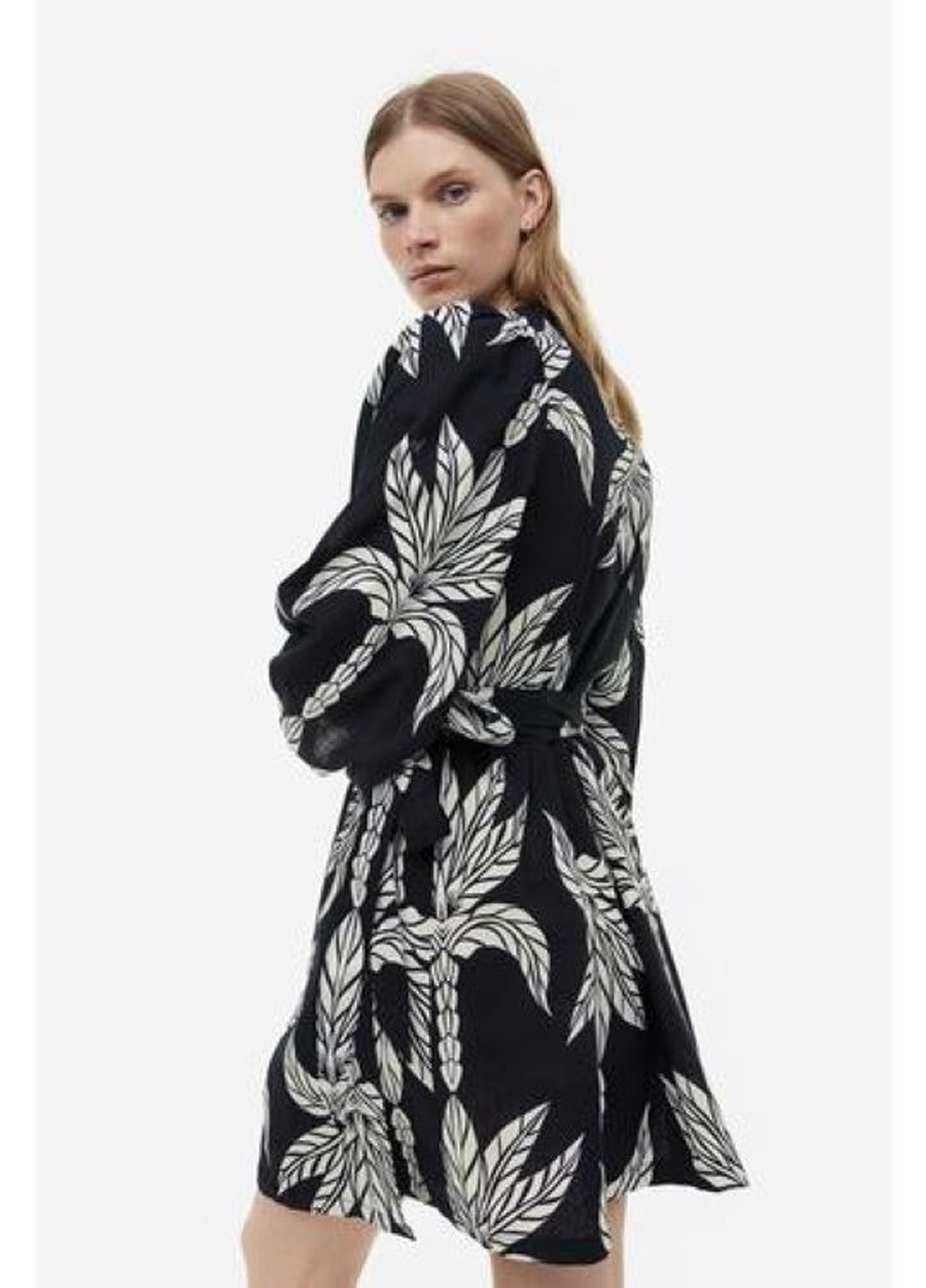 Чорно-білий кежуал сукня на запах H&M з малюнком