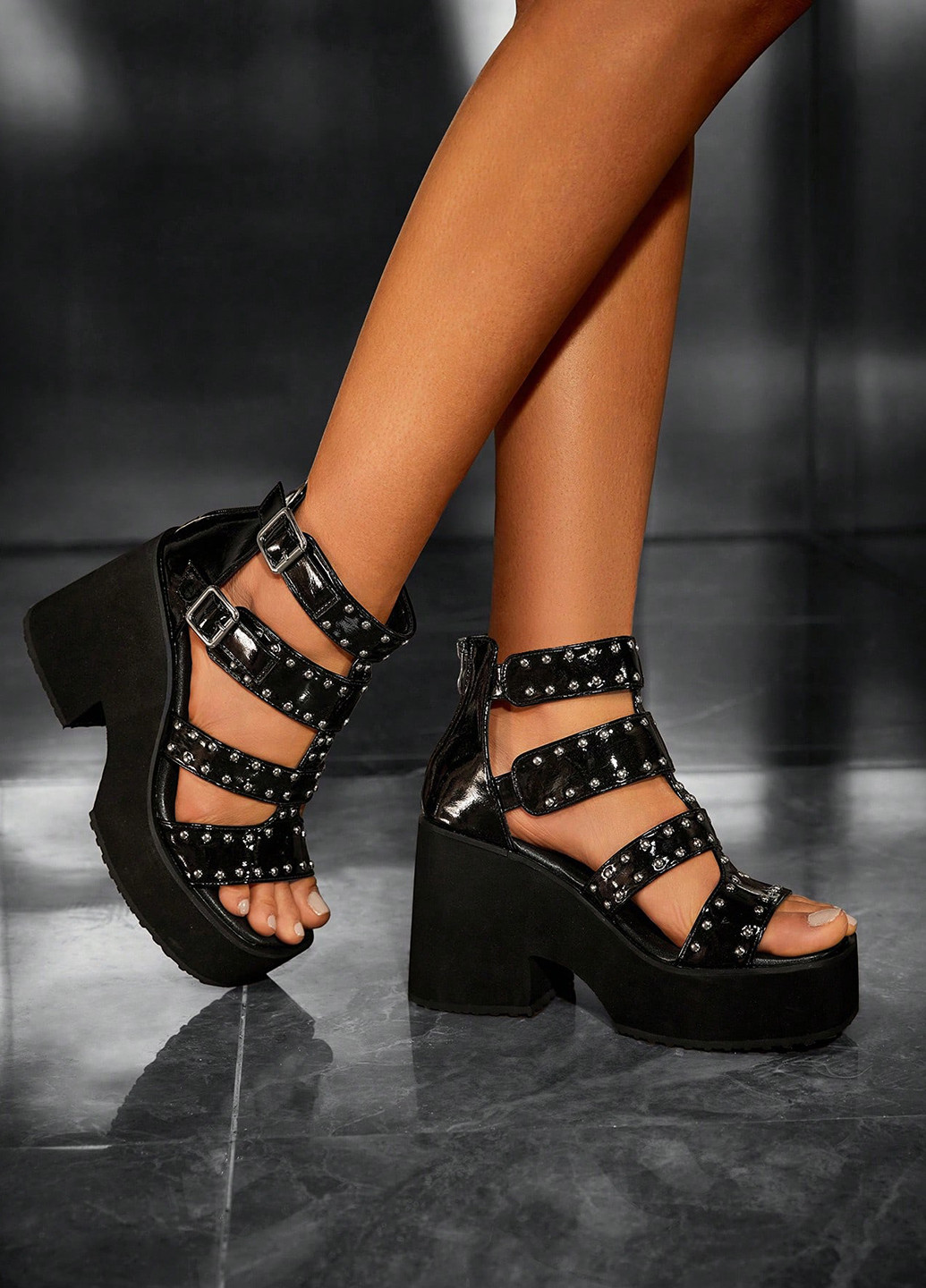 Черные босоножки SHEIN на молнии с заклепками, лаковые, с пряжкой