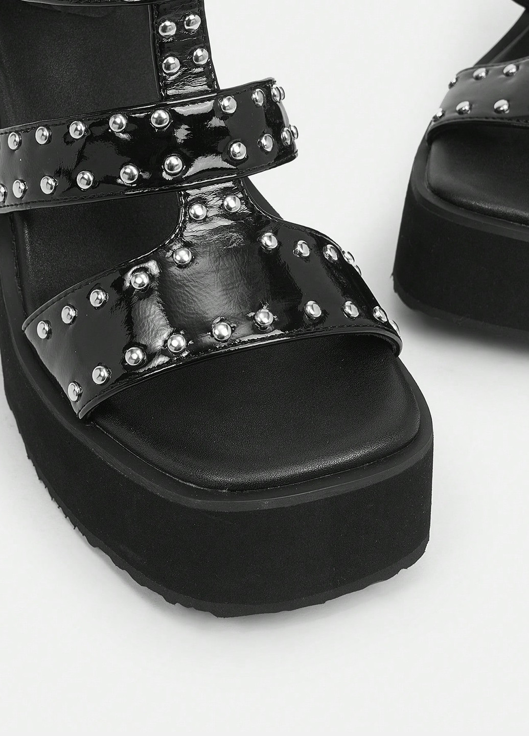 Черные босоножки SHEIN на молнии с заклепками, лаковые, с пряжкой