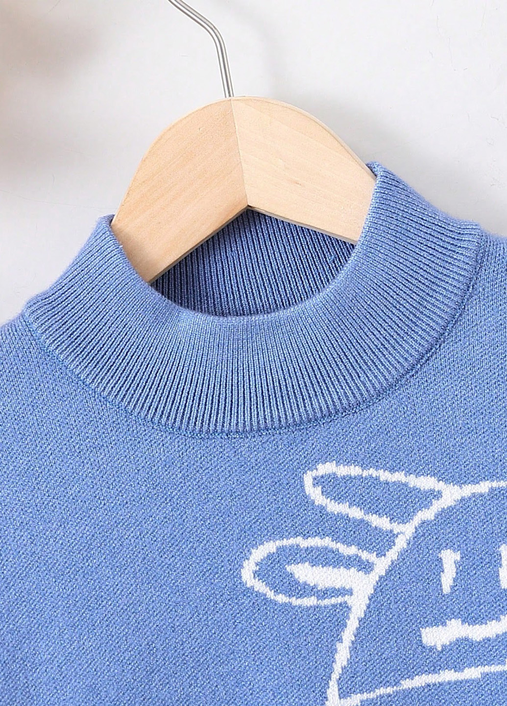 Голубой зимний свитер SHEIN