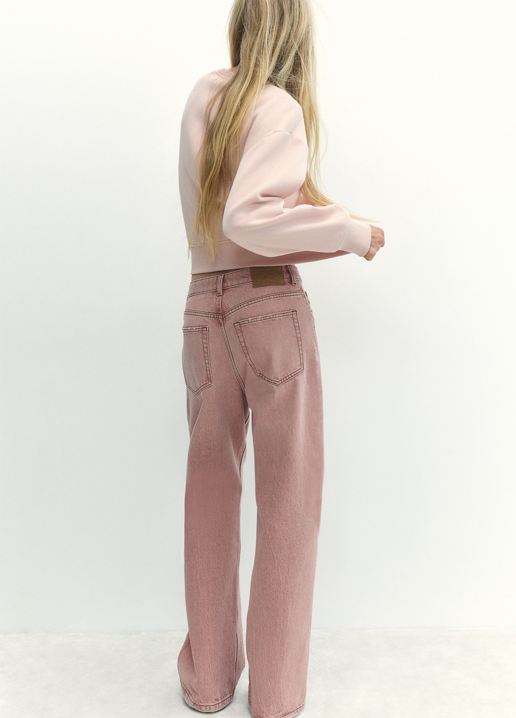 Світло-рожевий світшот H&M однотонний гудзики (362622194)