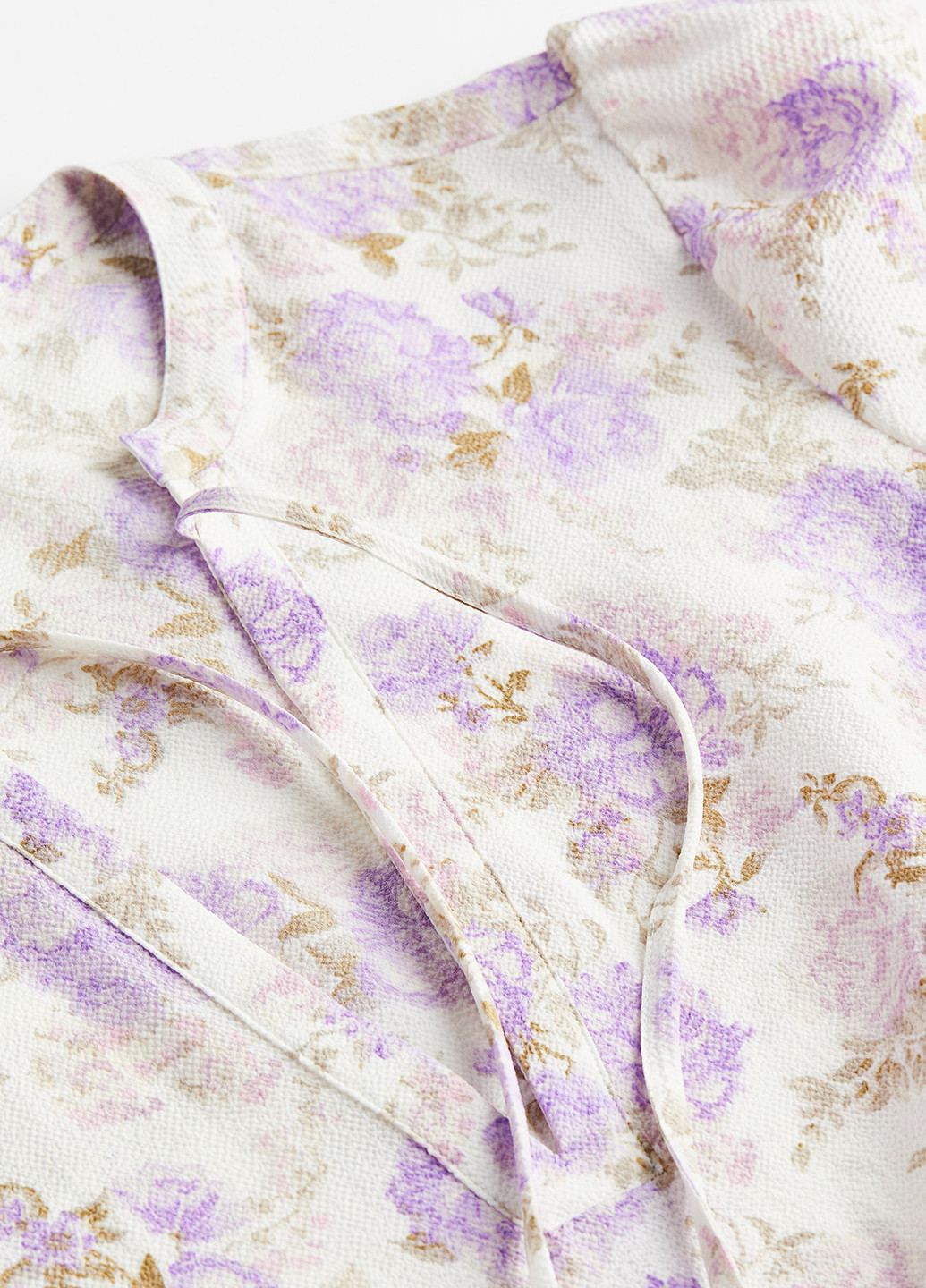 Белое кэжуал платье а-силуэт H&M с цветочным принтом