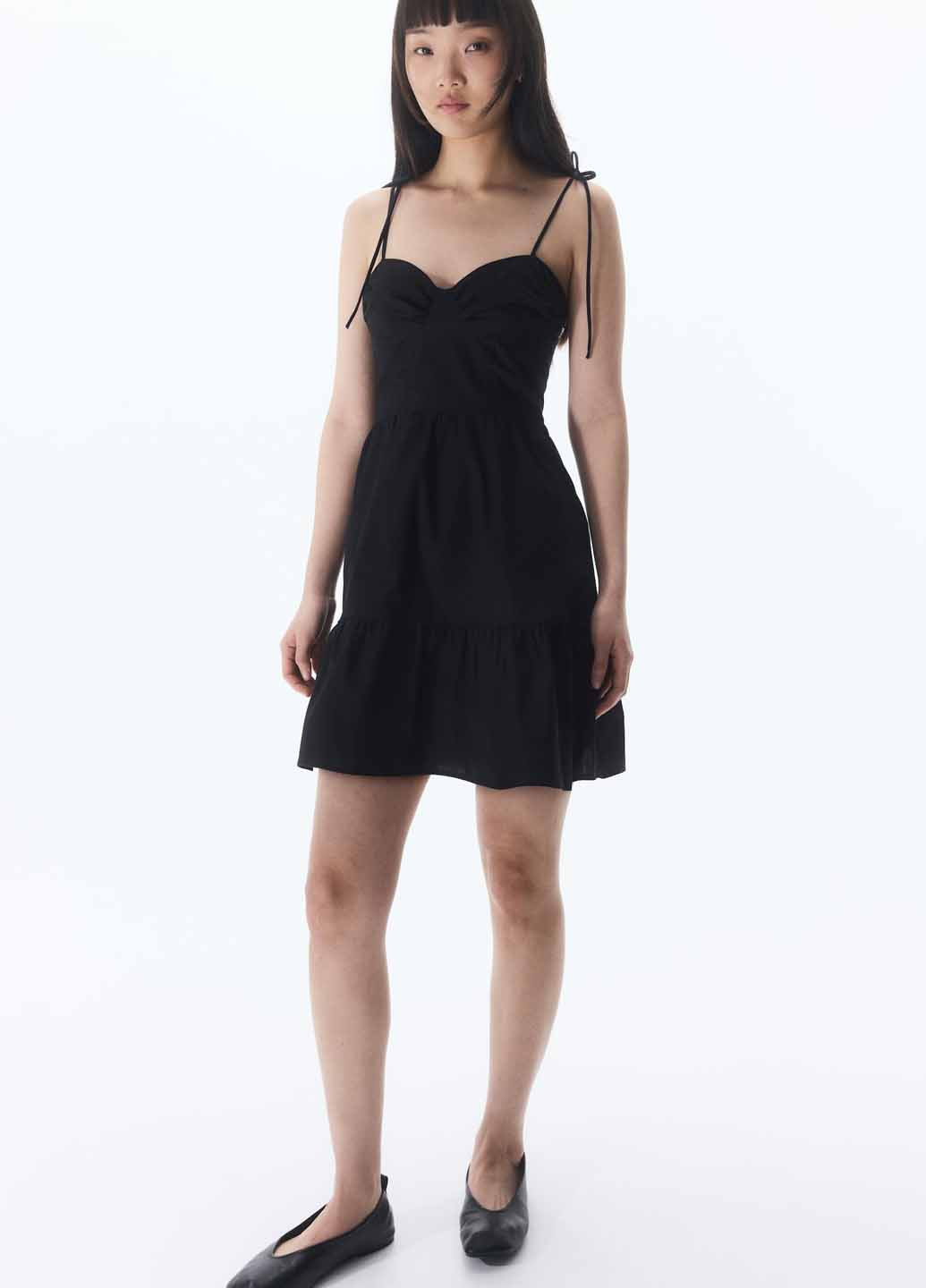 Черное кэжуал платье клеш H&M однотонное