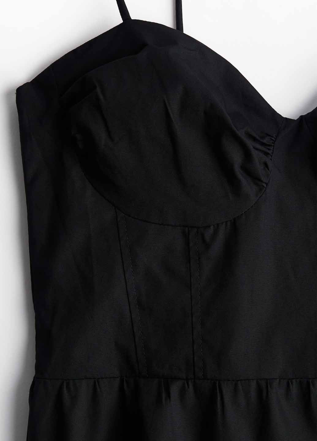 Черное кэжуал платье клеш H&M однотонное