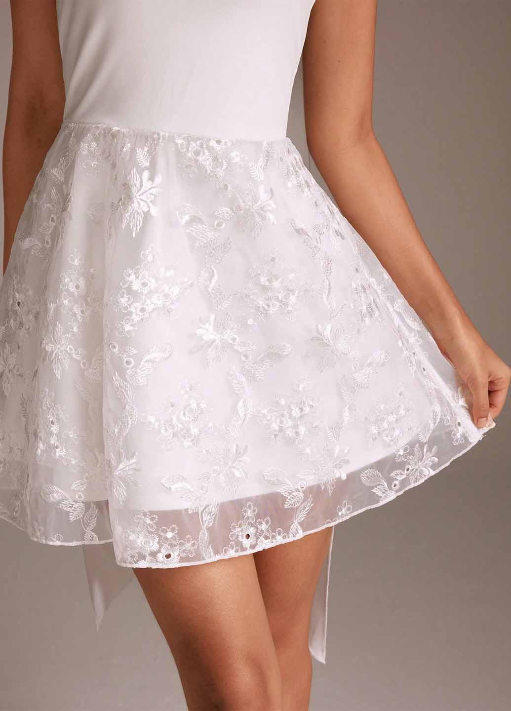 Белое праздничный, коктейльное платье клеш SHEIN однотонное