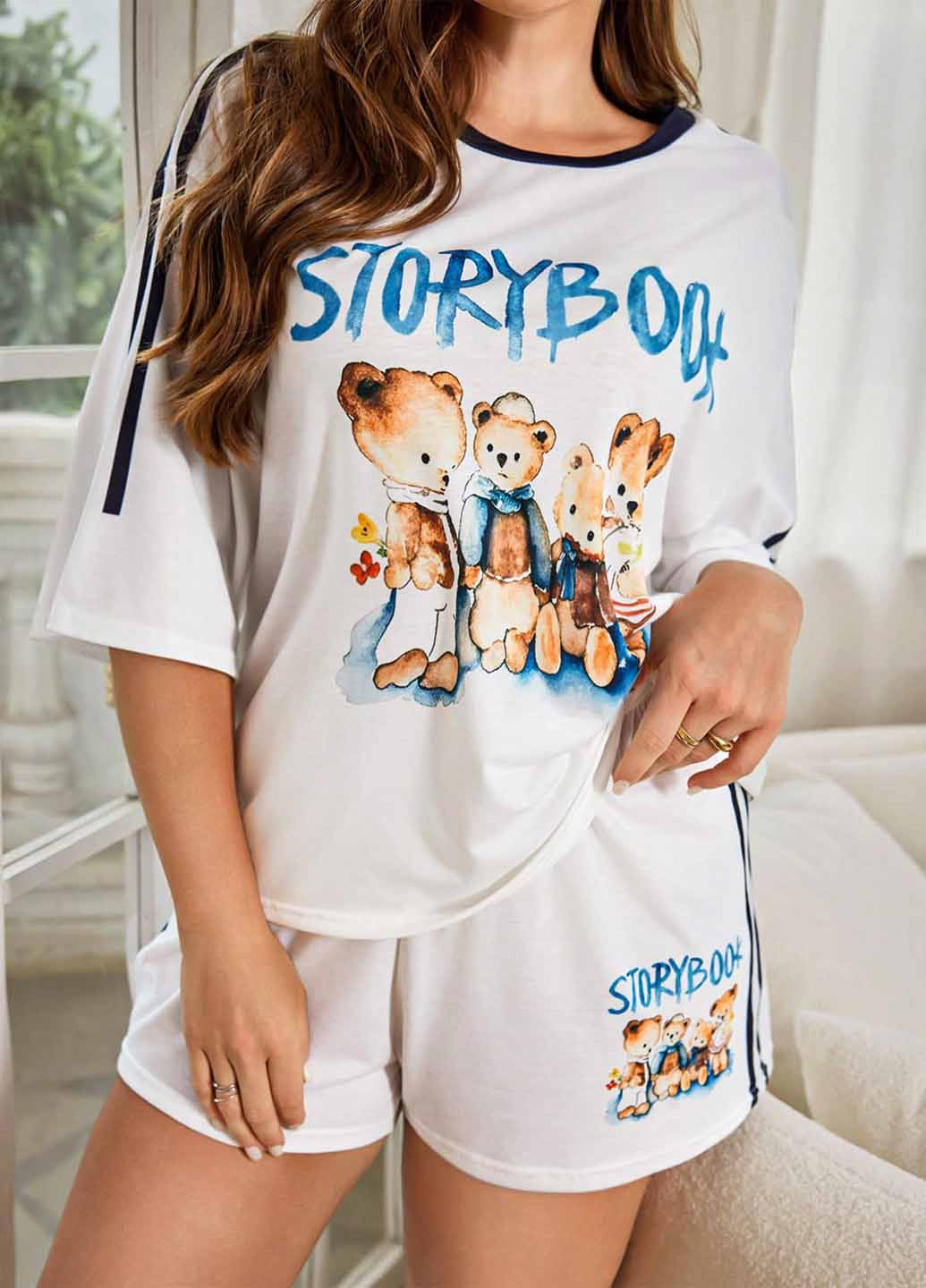 Біла всесезон піжама (футболка, шорти) футболка + шорти SHEIN