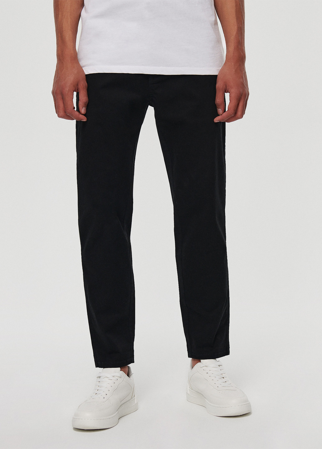 Черные кэжуал демисезонные каррот брюки House