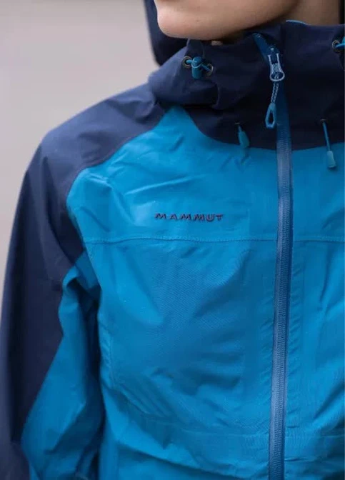Синяя демисезонная водонепронецаемая куртка gore-tex® Mammut