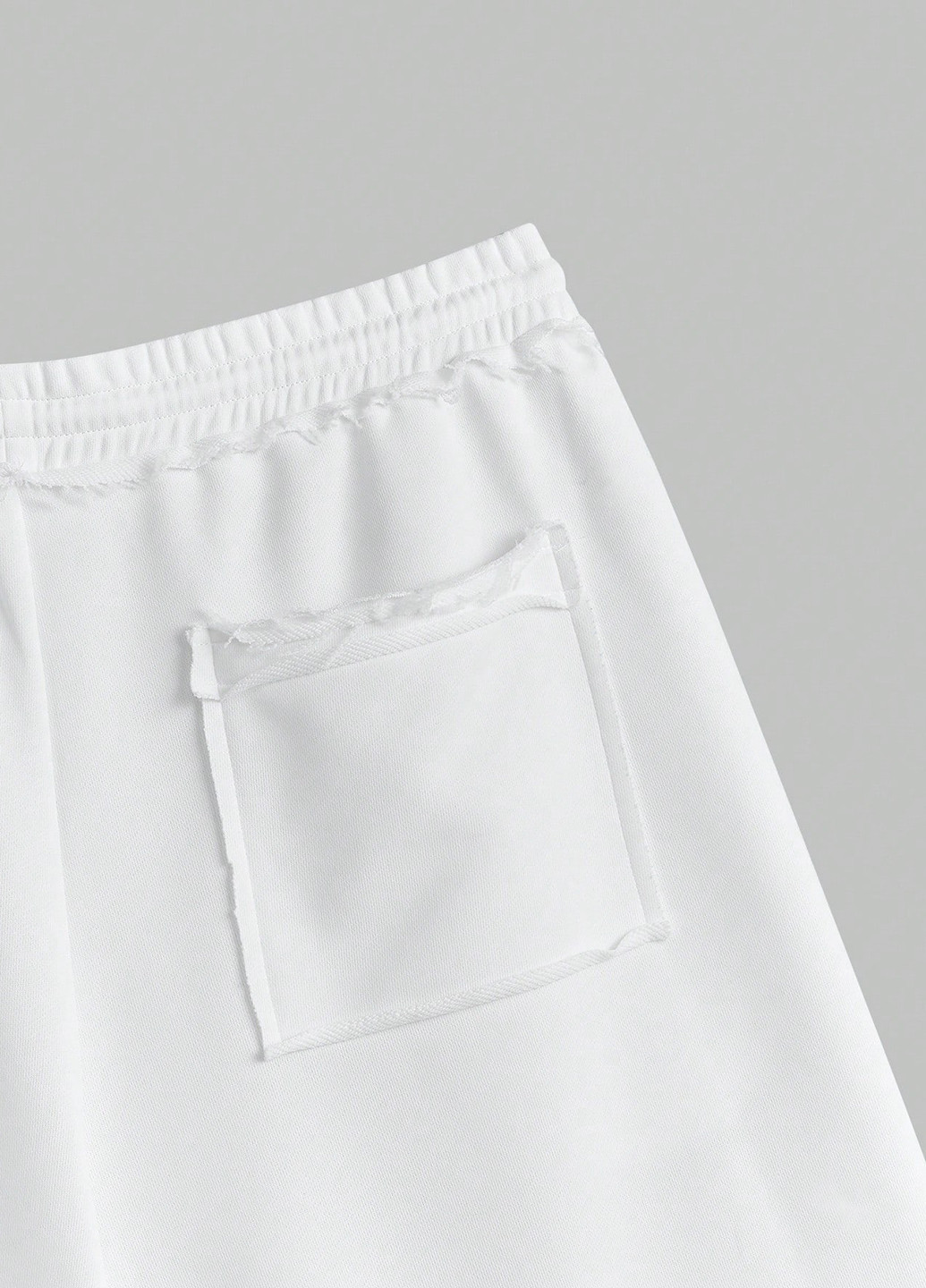 Білий демісезонний костюм (майка, шорти) з шортами SHEIN