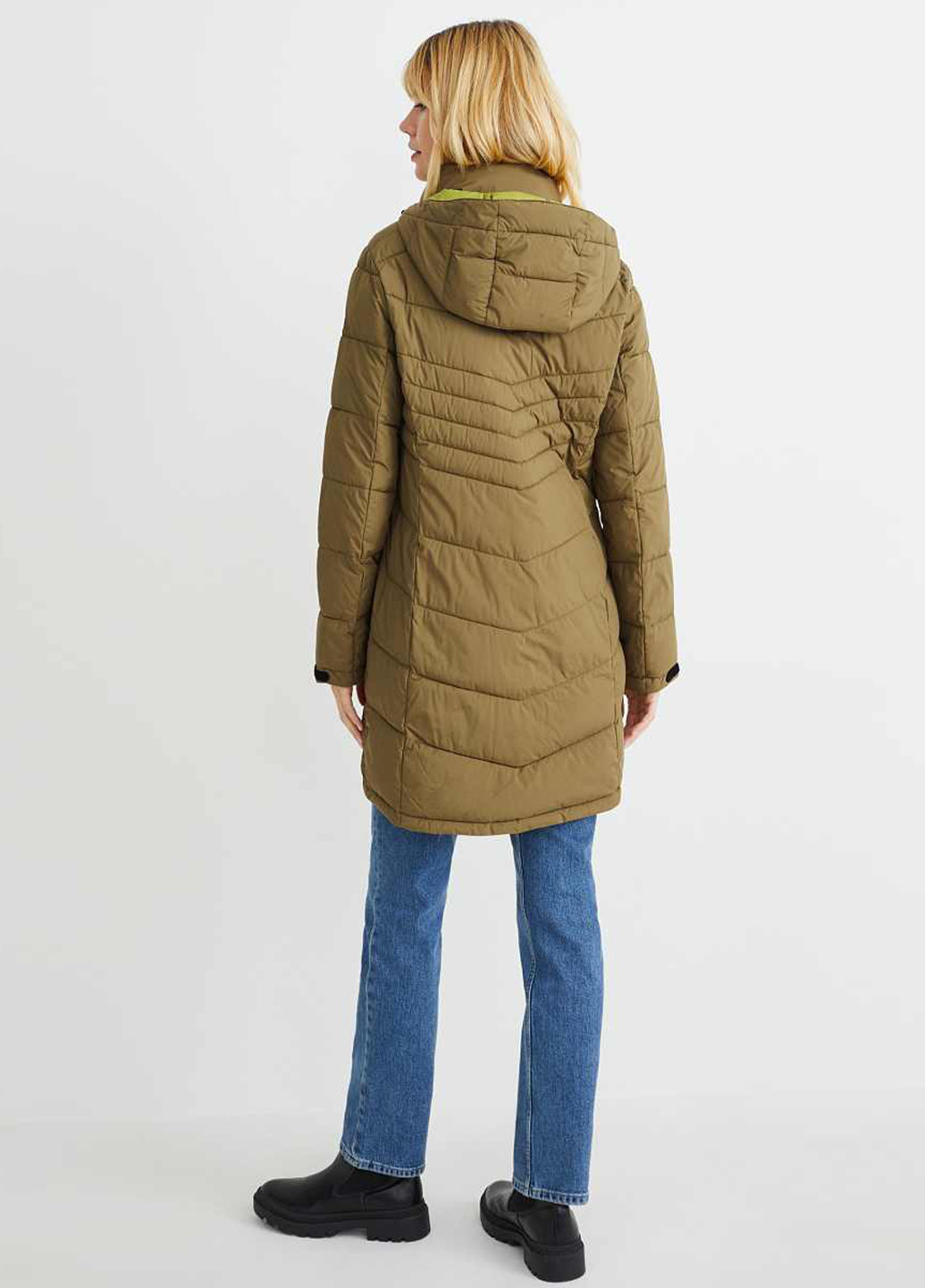 Оливкова демісезонна куртка C&A