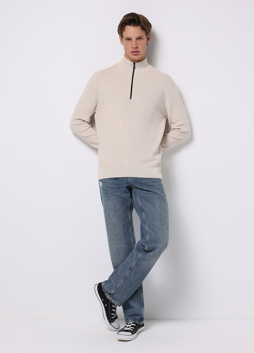 Світло-бежевий зимовий светр Colin's