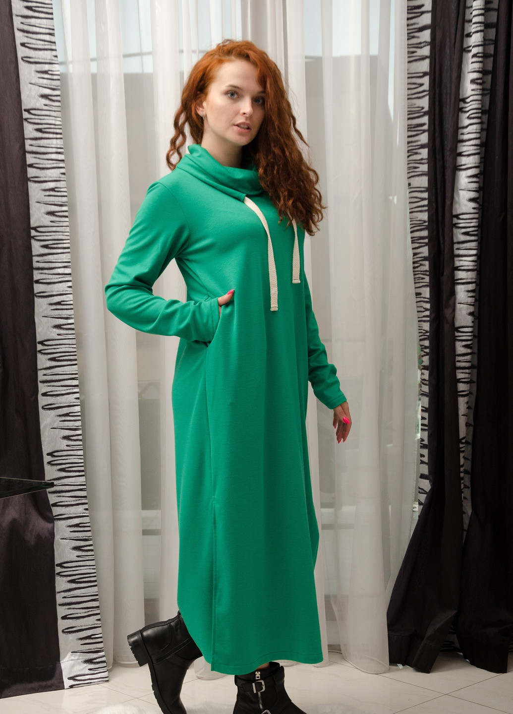 Зелена спортивна довге плаття-худі спортивного стилю сукня-худі INNOE однотонна