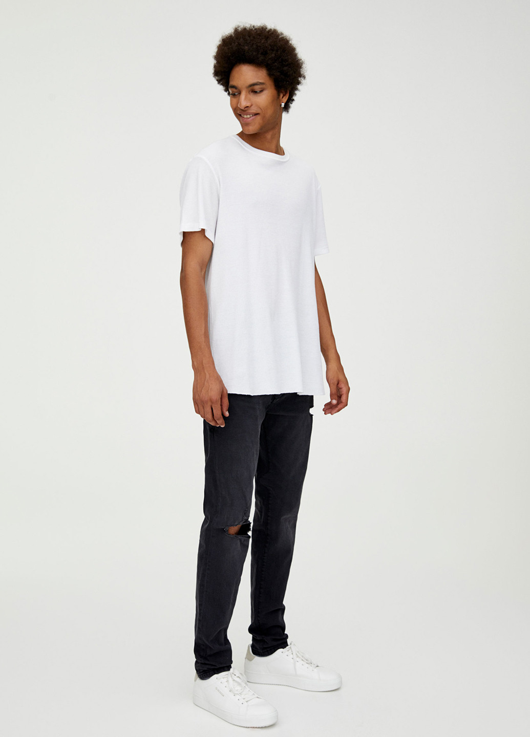 Черные демисезонные зауженные джинсы Pull&Bear