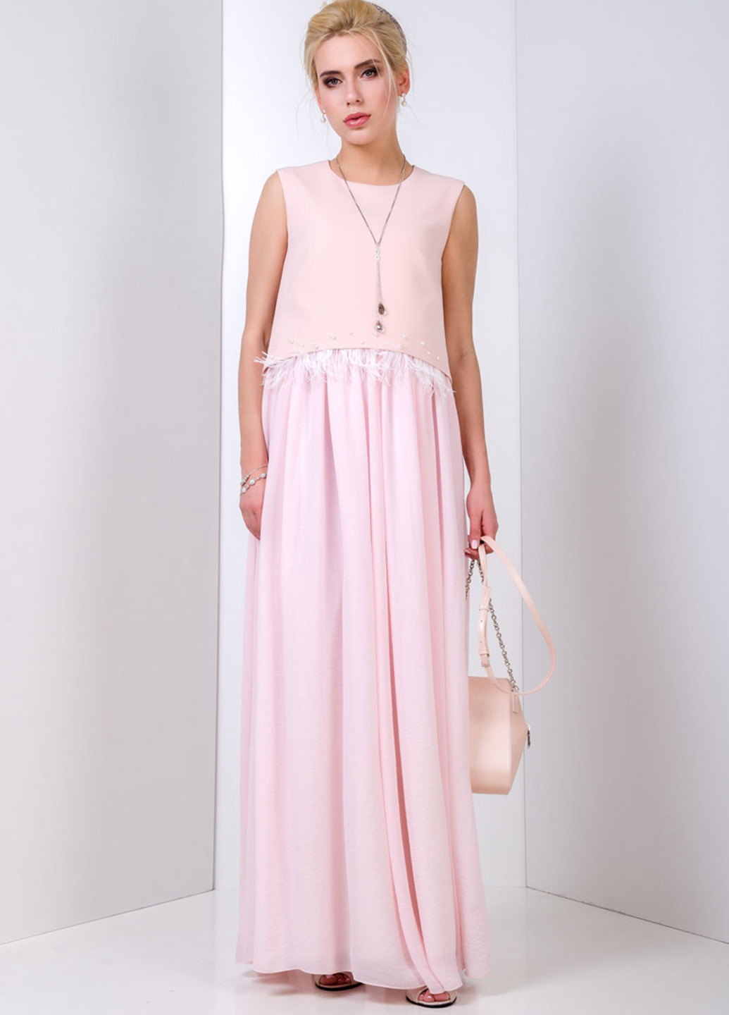 Светло-розовое вечернее платье Solh однотонное