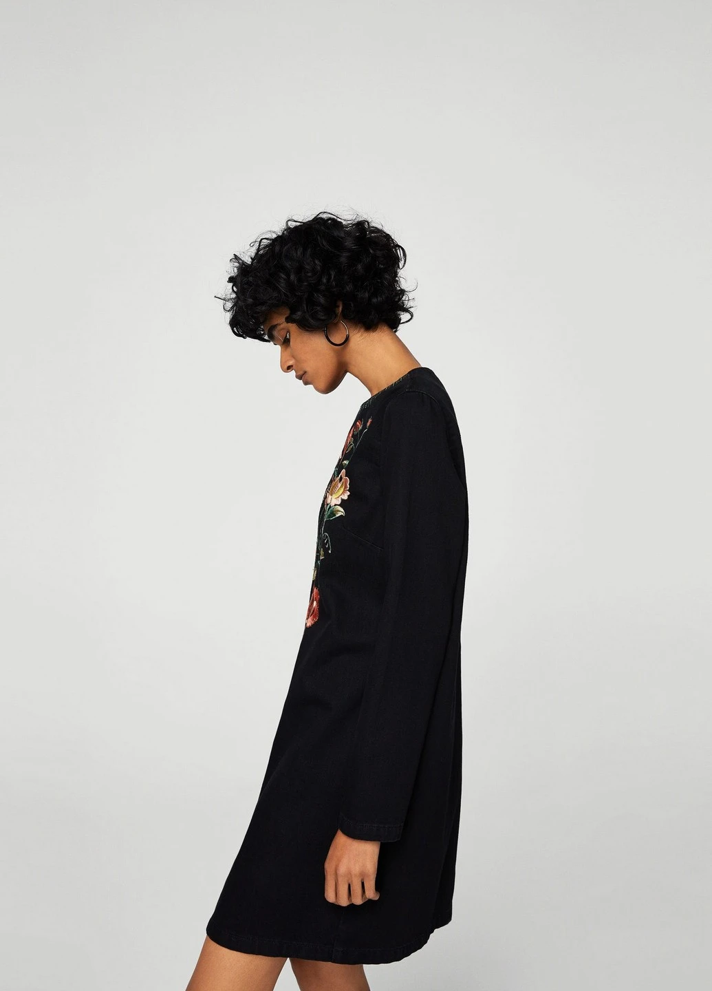 Черное кэжуал платье Mango