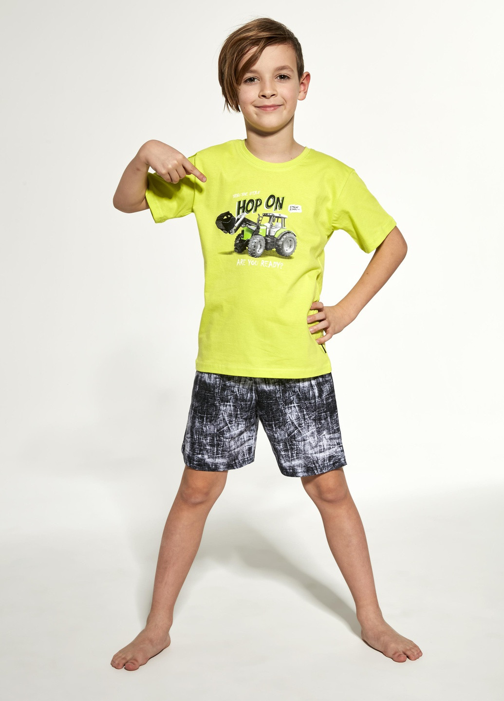 Темно-зеленая всесезон пижама для мальчиков 101 tractor 2 789-22 футболка + шорты Cornette
