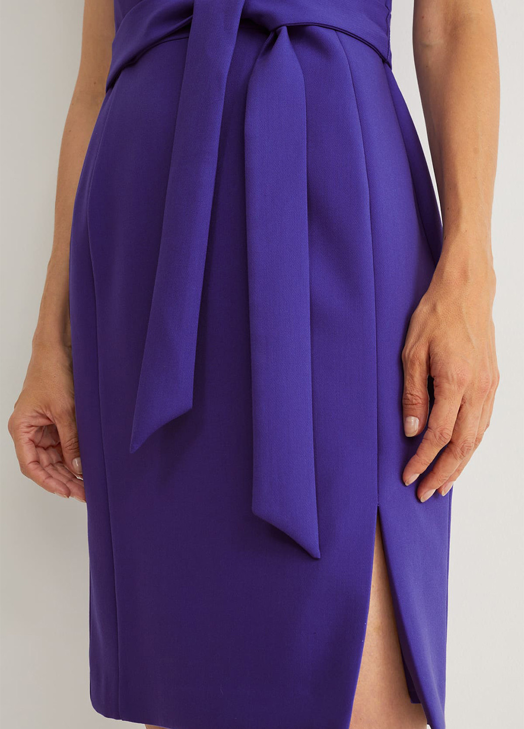 Фиолетовое кэжуал платье C&A с новогодним принтом