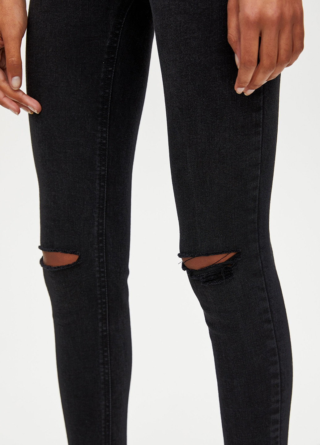 Черные демисезонные скинни, укороченные джинсы Pull & Bear