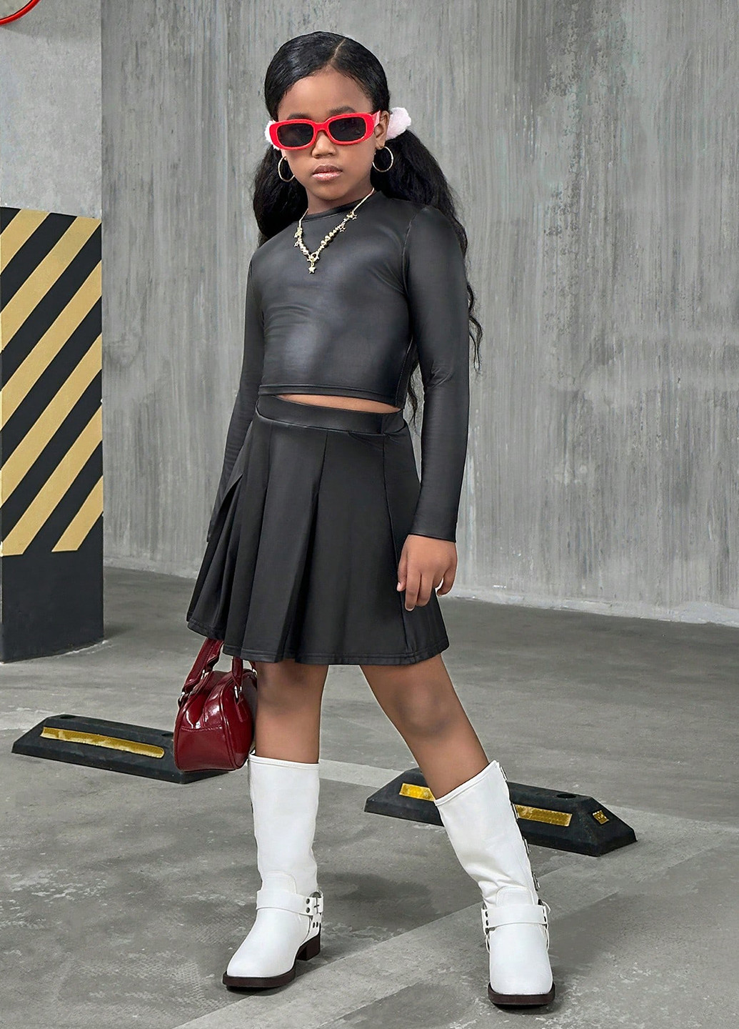 Чорний демісезонний костюм (топ, спідниця) спідничний SHEIN