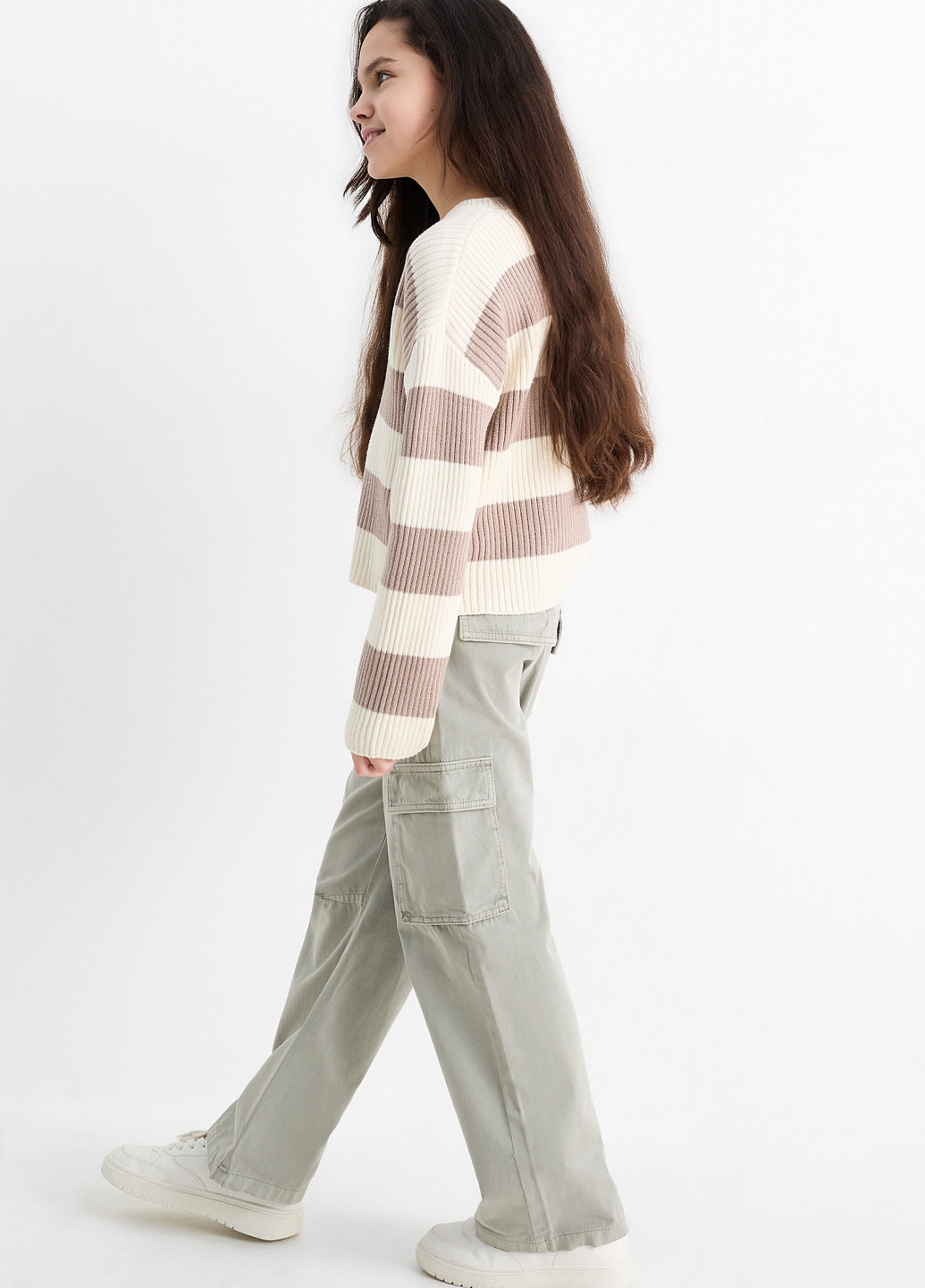 Серо-зеленые кэжуал демисезонные карго брюки C&A