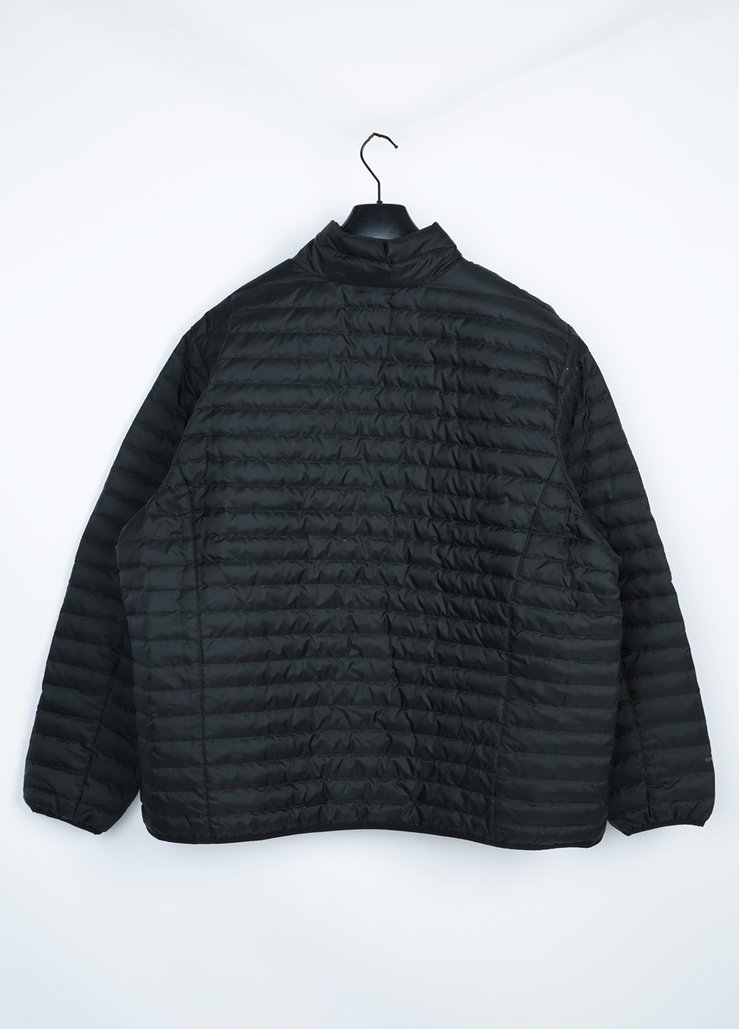 Черная демисезонная куртка Eddie Bauer