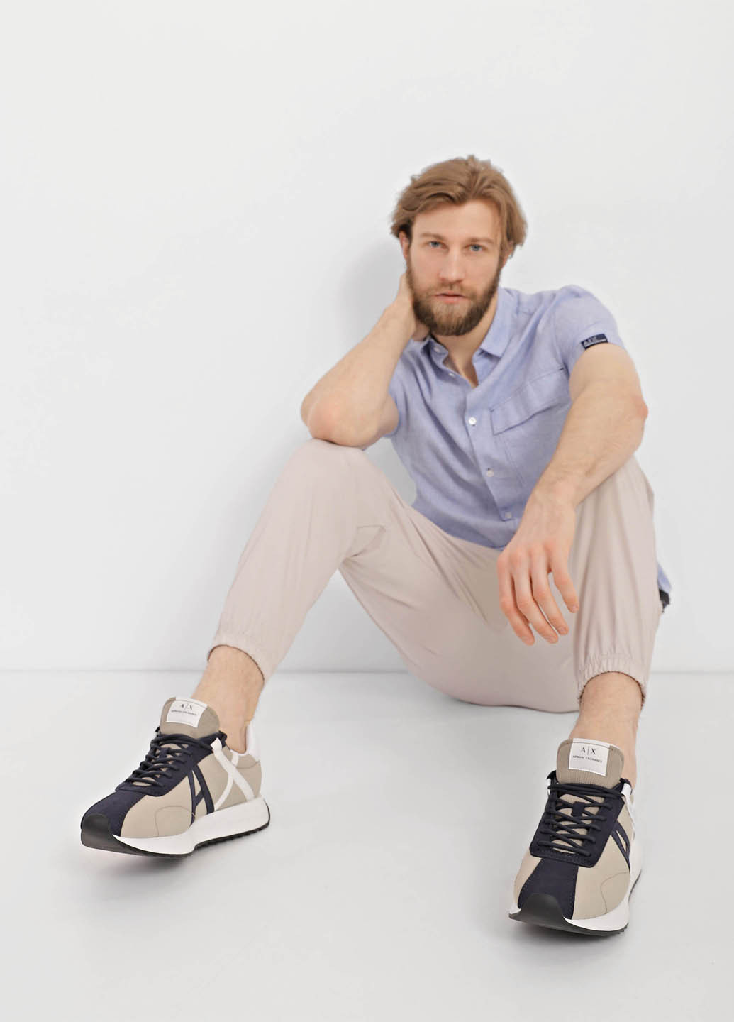 Бежевые демисезонные кроссовки Armani Exchange