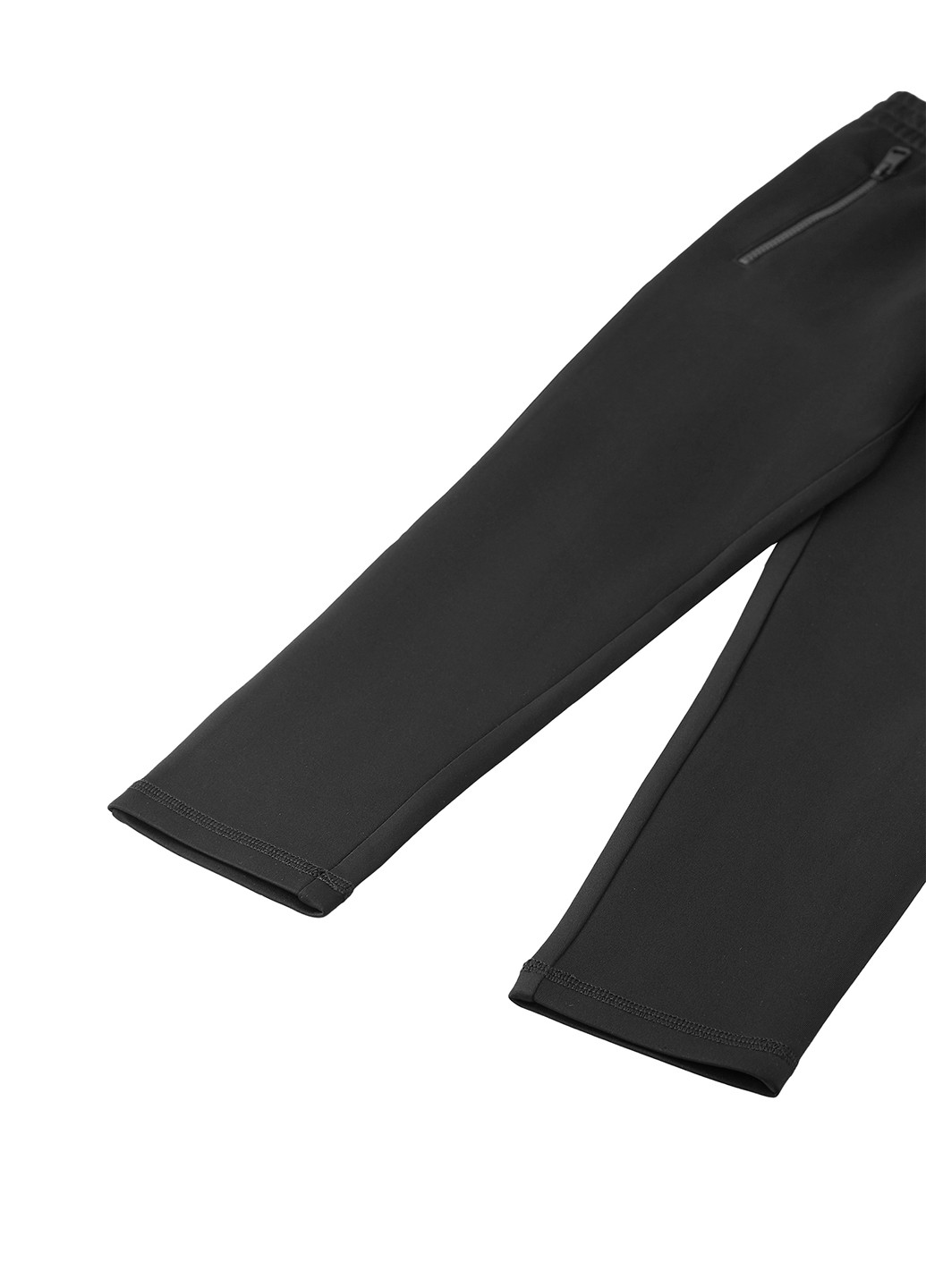 Черные демисезонные брюки Reima