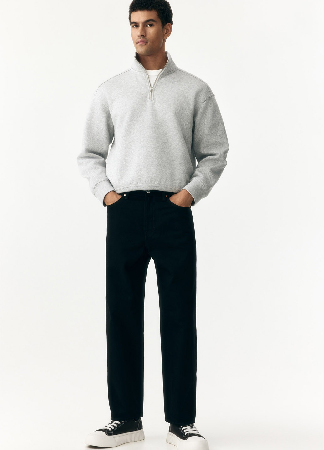 Черные демисезонные прямые джинсы H&M