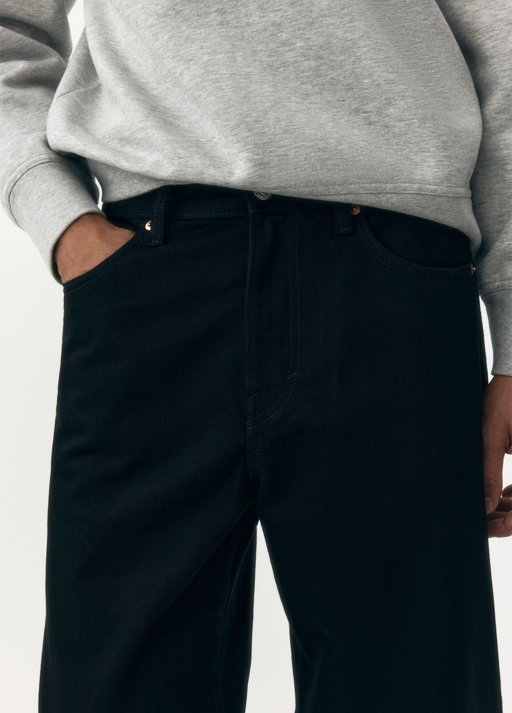 Черные демисезонные прямые джинсы H&M