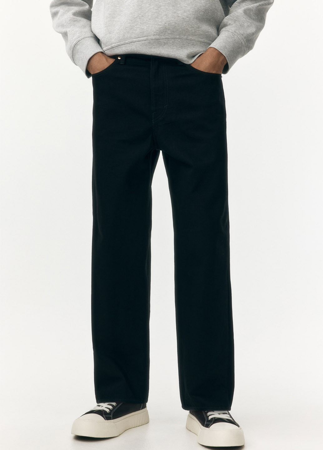 Черные демисезонные прямые джинсы H&M