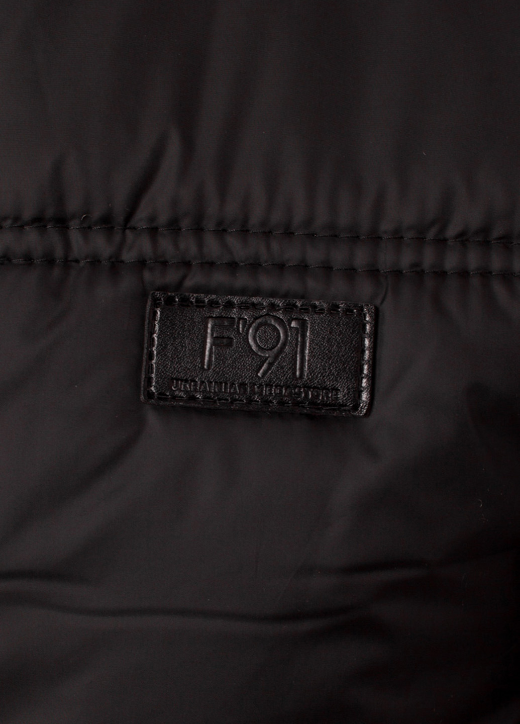 Чорна демісезонна куртка F'91