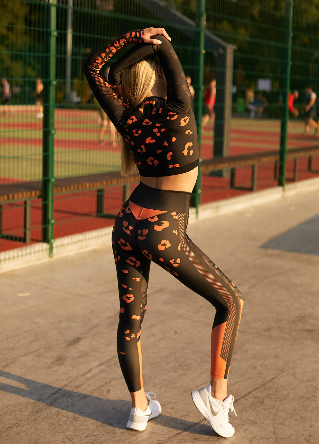 Жіночий спортивний костюм (комплект: рашгард + легінси) для занять спортом GF SPORT брючний леопардовий чорний спортивний поліестер