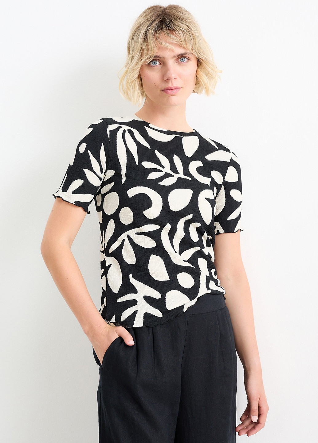 Чёрно-белую блуза C&A