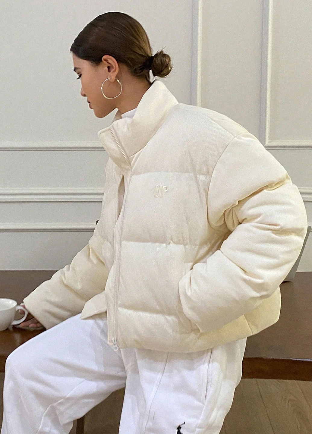 Молочная зимняя куртка SHEIN