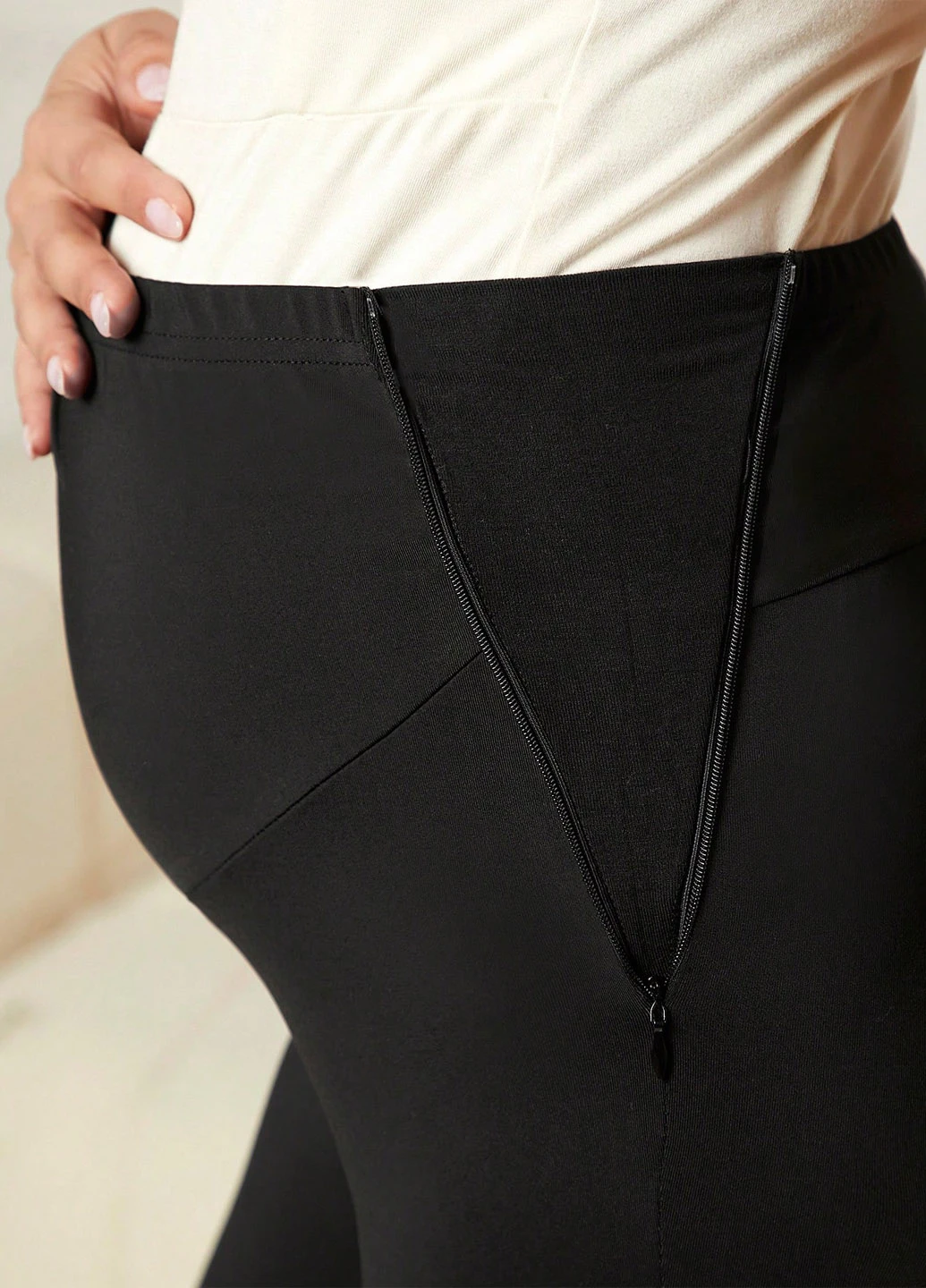 Черные демисезонные леггинсы SHEIN