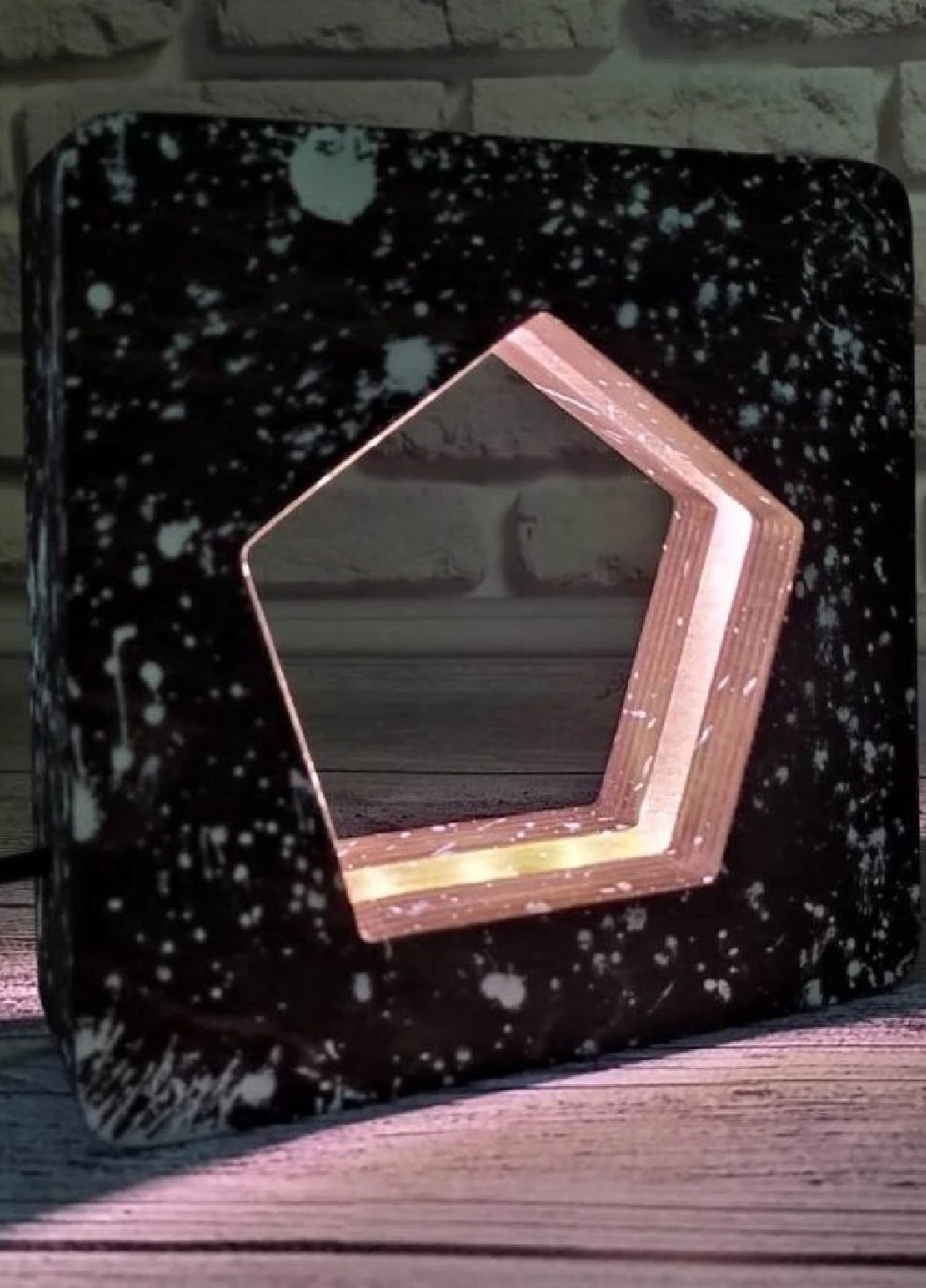 Деревянный настольный LED светильник ночник с регулировкой яркости пятиугольник ручной работы 13х13 см (23058-Нов) Francesco Marconi (250209409)