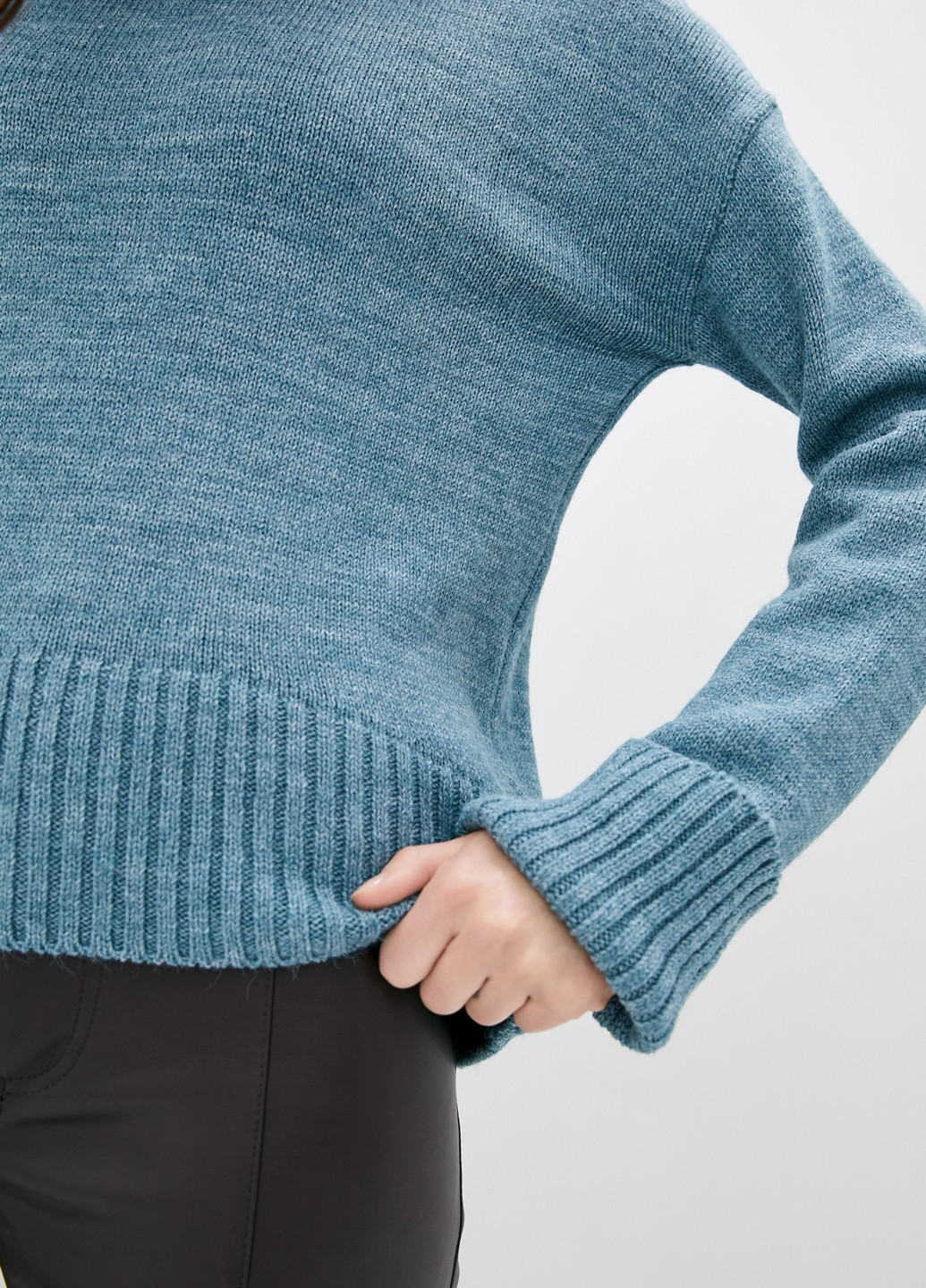 Сіро-голубий зимовий светр Sewel
